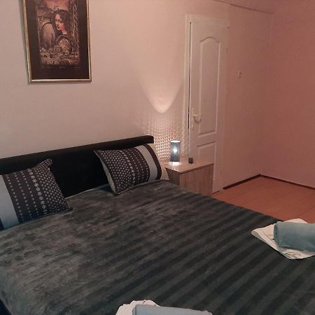 Krin Apartman Subotica Exterior foto